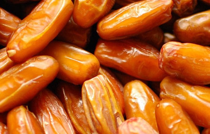 تصویر 2 از خرما زاهدی قصب با طعم شیرین و بافت نیمه خشک